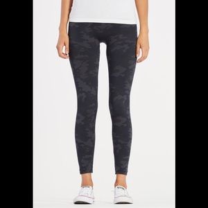 Spanx seamless camo legging